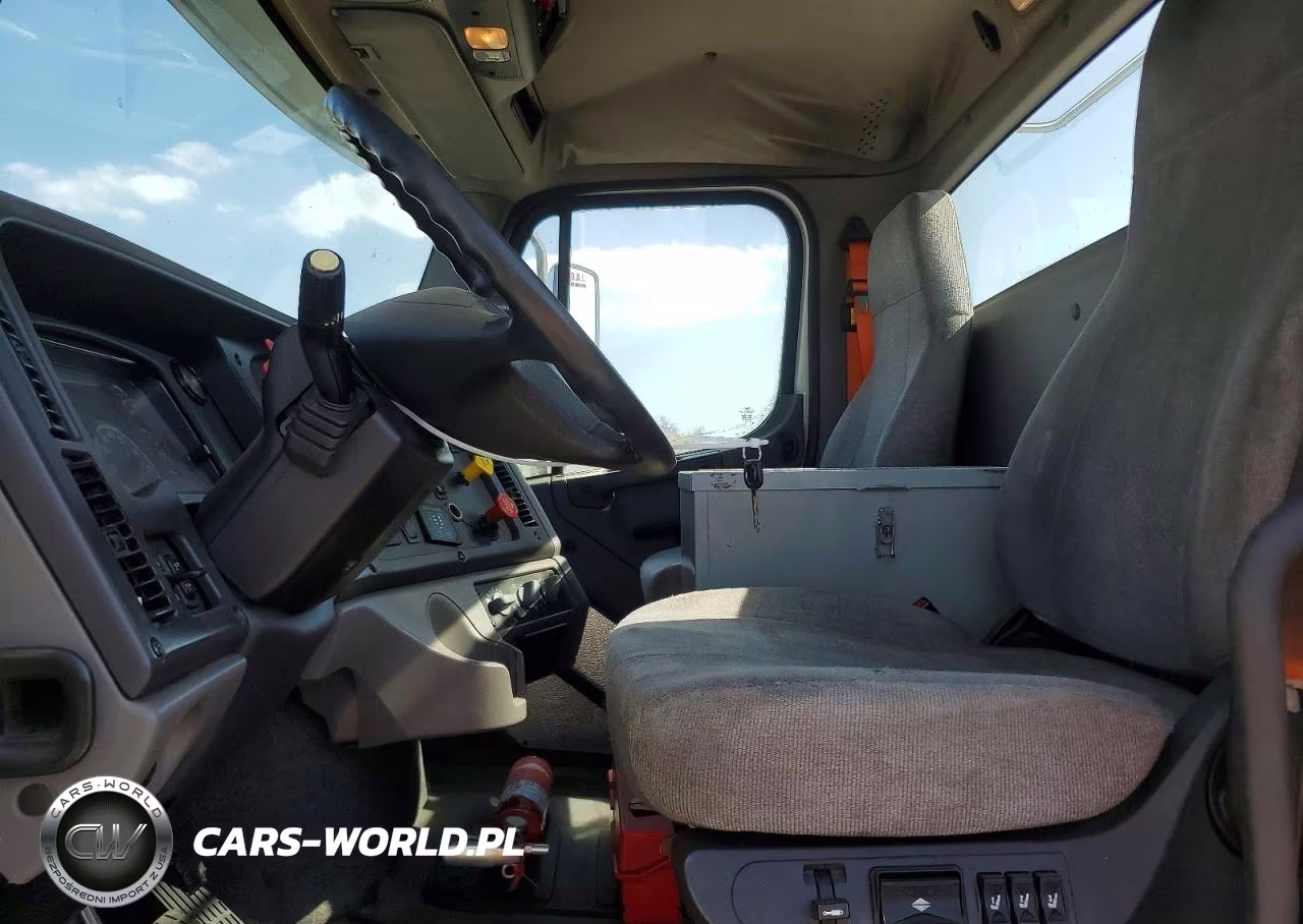 2018 Freightliner M2 112 Med Lng 4X2 S-A Daycab VIN:1FUBC4FK2JHJK2323 - 7