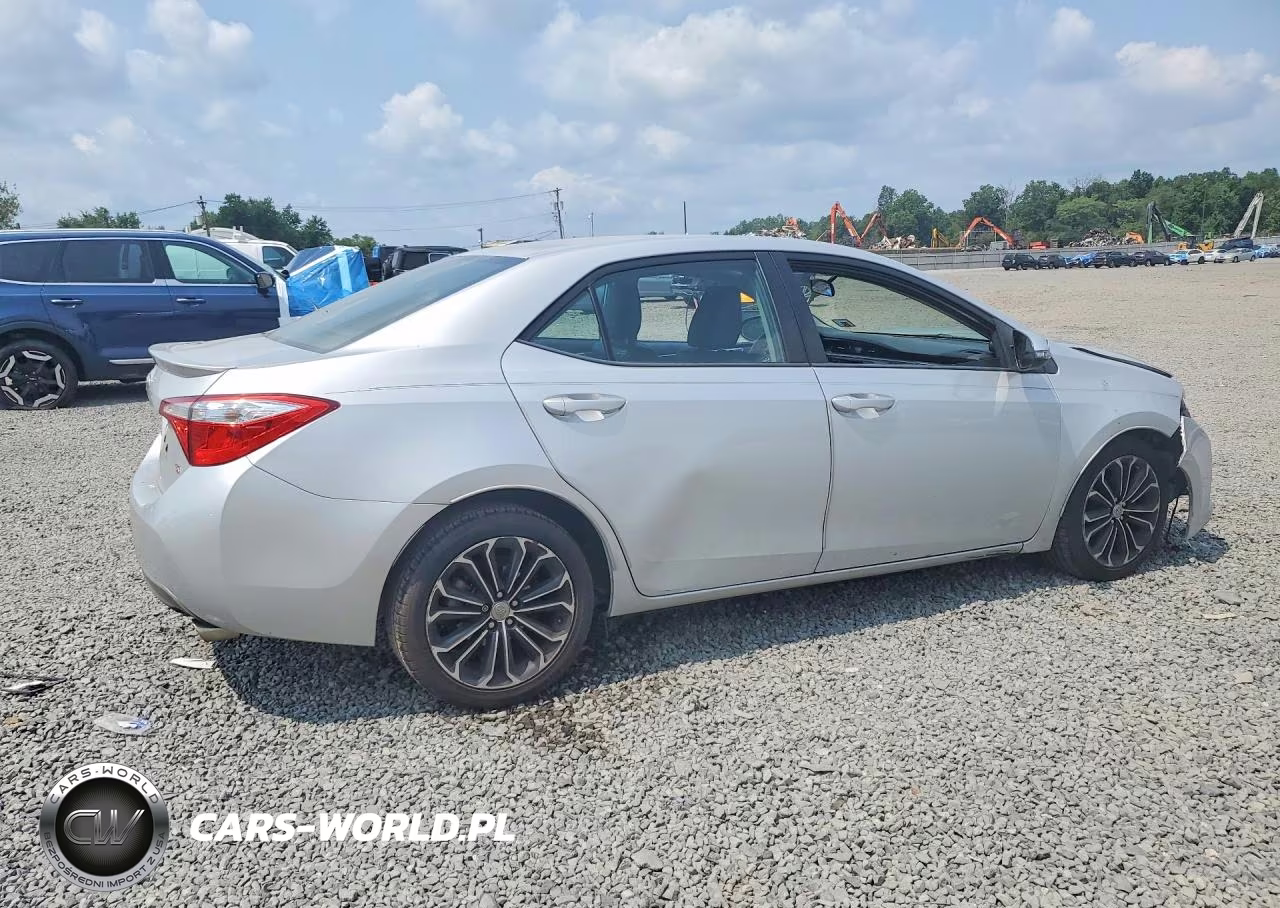 2015 Toyota Corolla S Plus VIN:2T1BURHE8FC272912 - 3