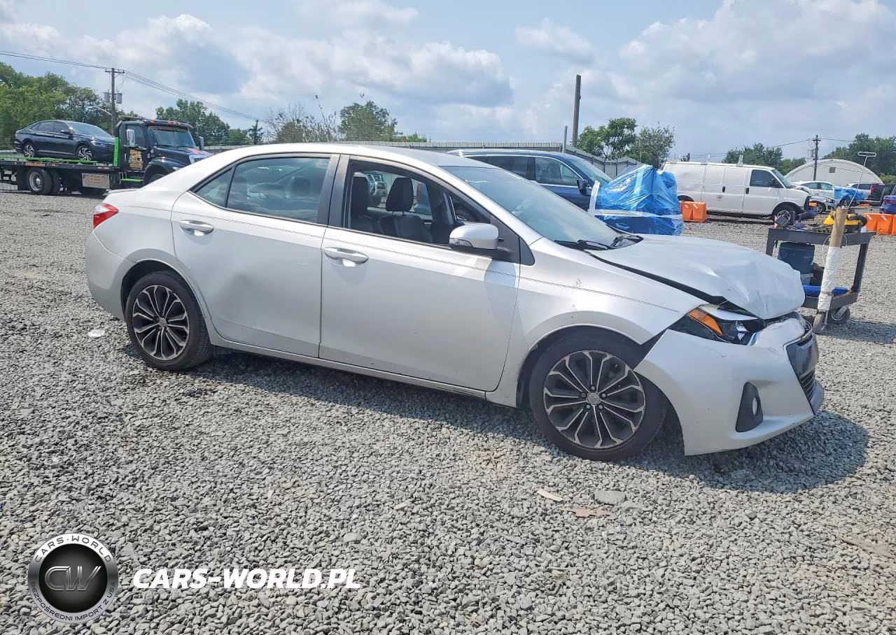 2015 Toyota Corolla S Plus VIN:2T1BURHE8FC272912 - 4