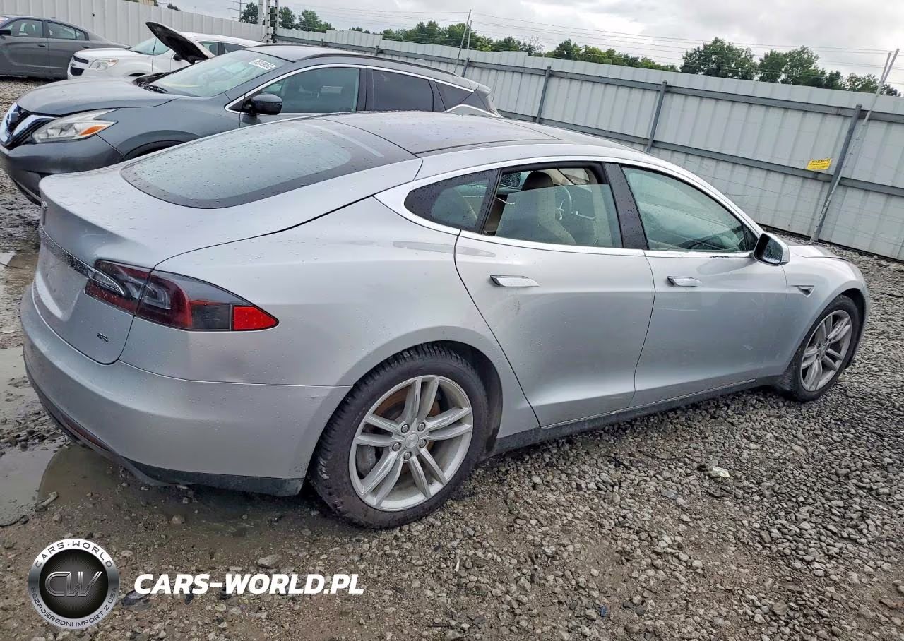 2013 Tesla Model S VIN:5YJSA1CN0DFP22076 - 3