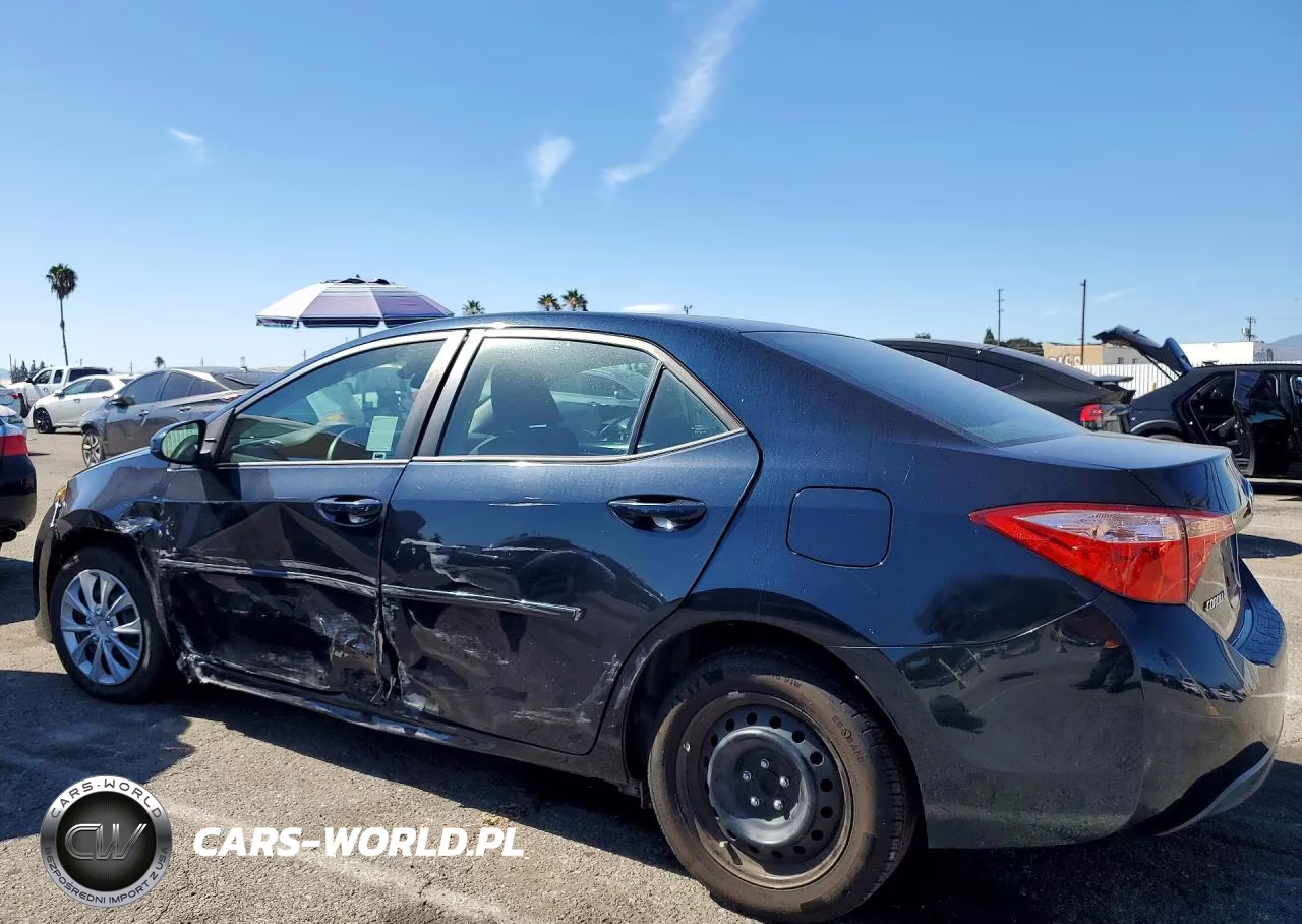 2018 Toyota Corolla Le VIN:5YFBURHE0JP787556 - 2