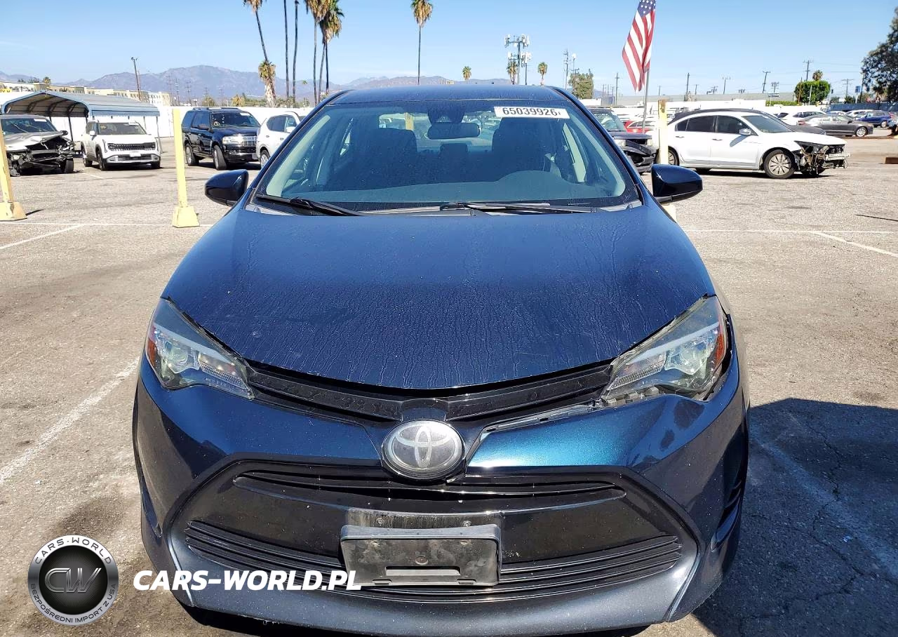 2018 Toyota Corolla Le VIN:5YFBURHE0JP787556 - 5