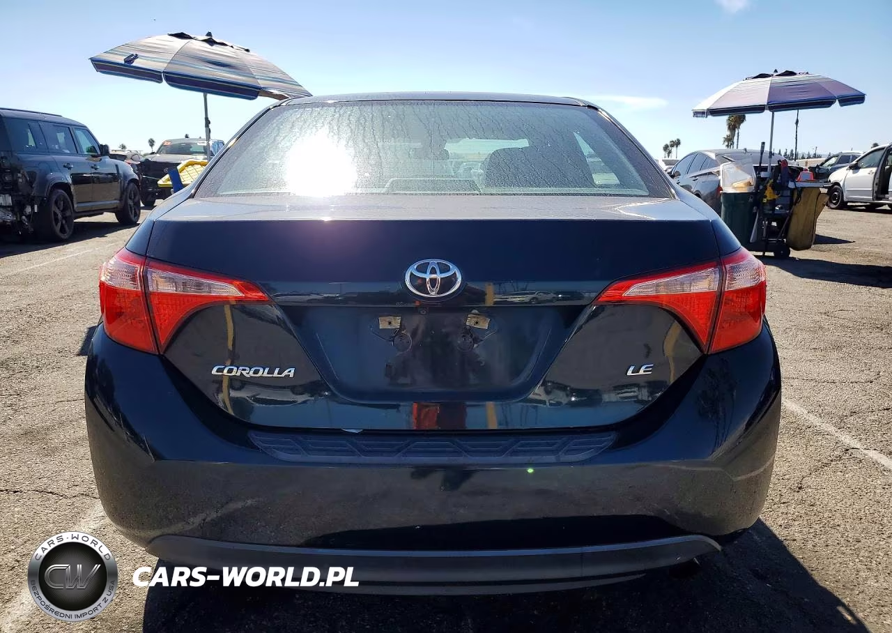 2018 Toyota Corolla Le VIN:5YFBURHE0JP787556 - 6