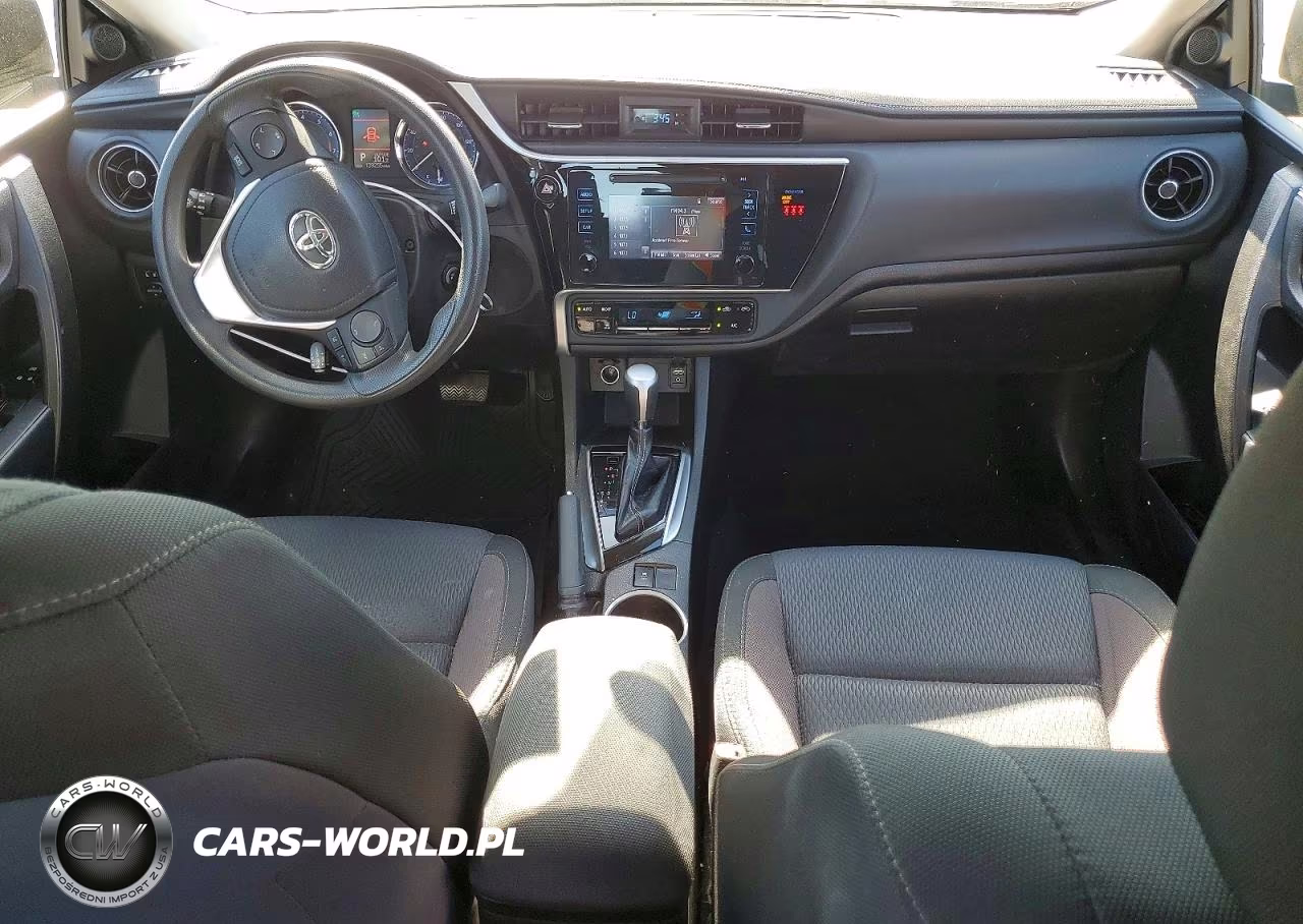 2018 Toyota Corolla Le VIN:5YFBURHE0JP787556 - 8