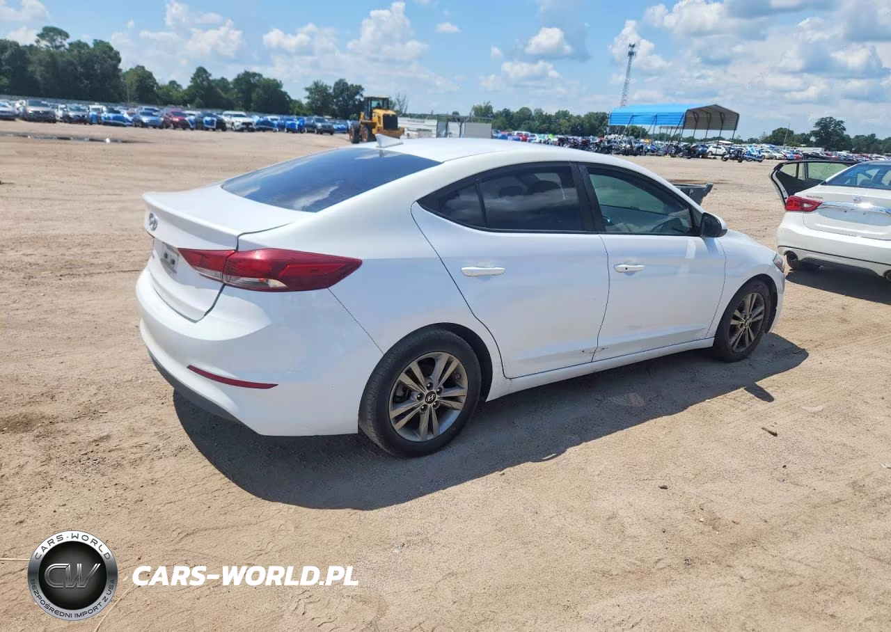 2018 Hyundai Elantra Value Edition VIN:5NPD84LF9JH372152 - 3