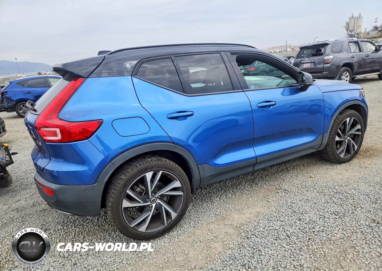 2020 Volvo Xc40 T4 R-Design VIN:YV4AC2HM7L2314202 - 3