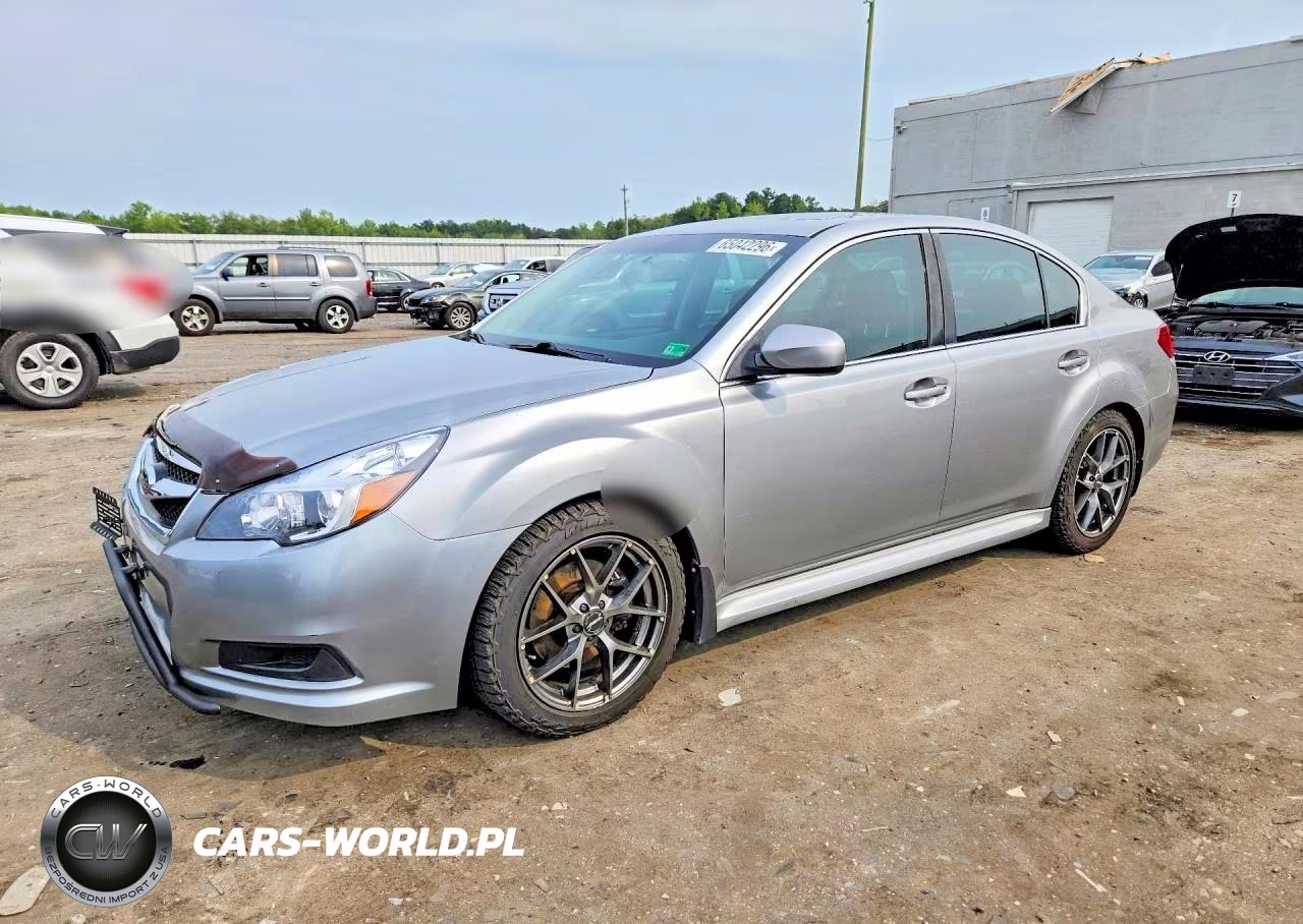 2011 Subaru Legacy 3.6R Limited – zdjęcie 1 z 12