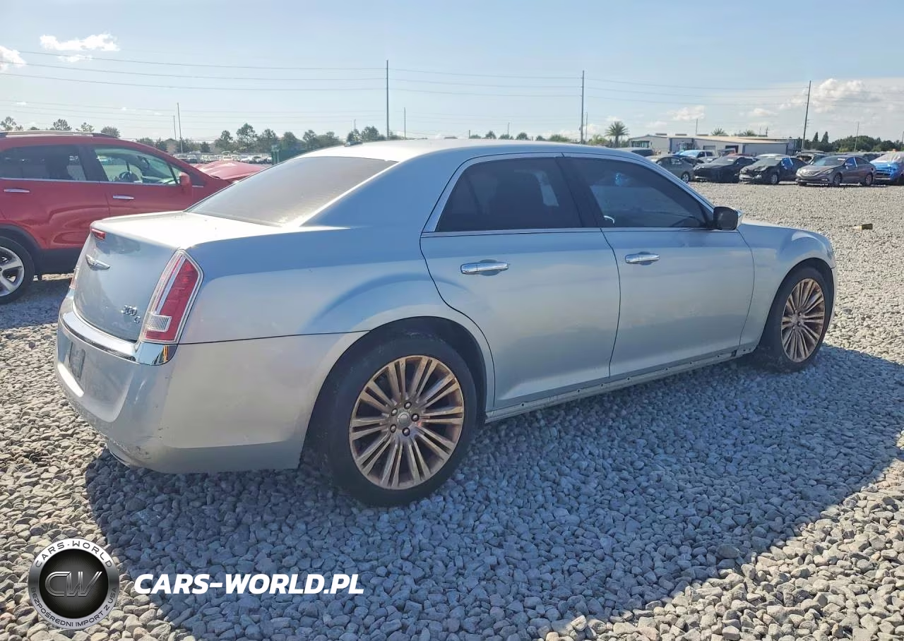 2013 Chrysler 300C VIN:2C3CCAEG9DH613238 - 3