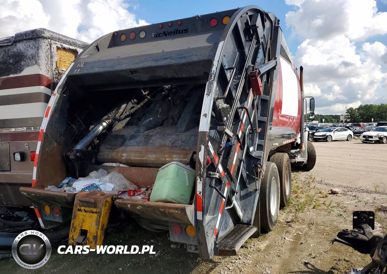 2010 Freightliner Business Class M2 Refuse Truck VIN:1FVHCYBS1ADAT6921 - 3