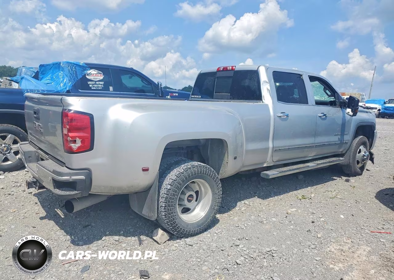 2018 GMC Sierra K3500 Denali VIN:1GT42YEY7JF150842 - 3