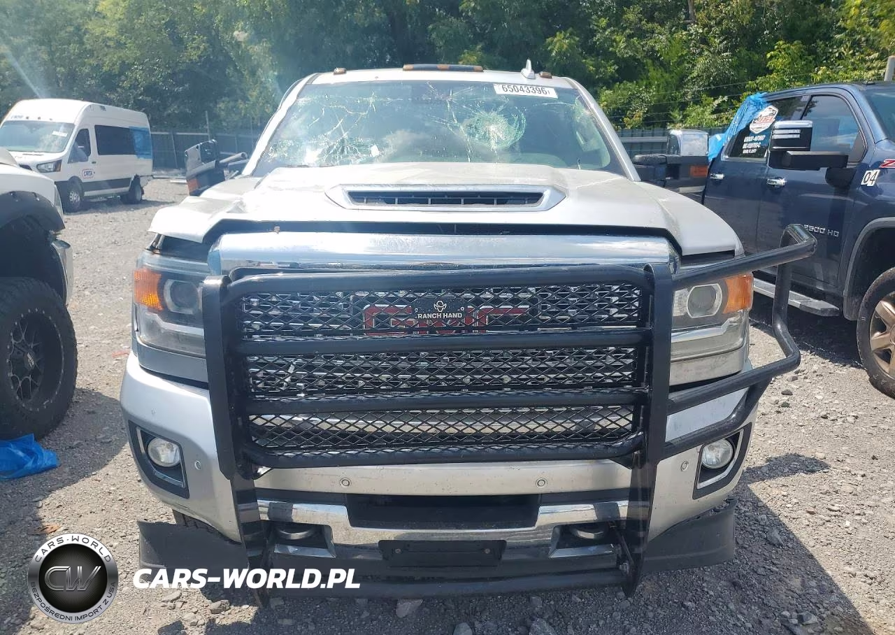 2018 GMC Sierra K3500 Denali VIN:1GT42YEY7JF150842 - 5