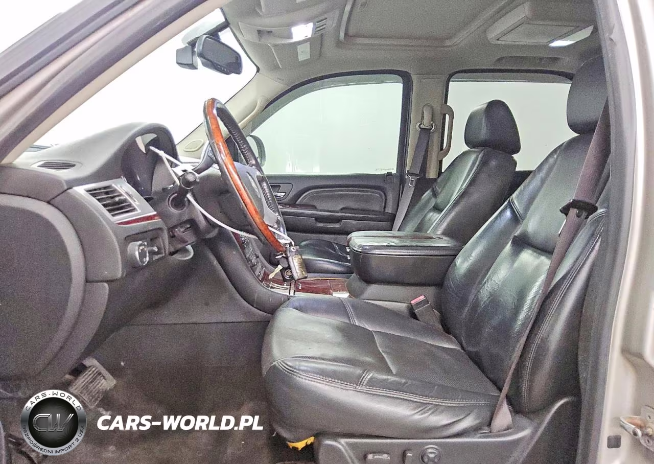 2008 Cadillac Escalade Luxury VIN:1GYFK63898R141210 - 7