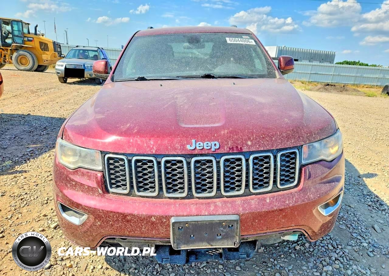 2018 Jeep Grand Cherokee Laredo VIN:1C4RJFAG0JC325735 - 5