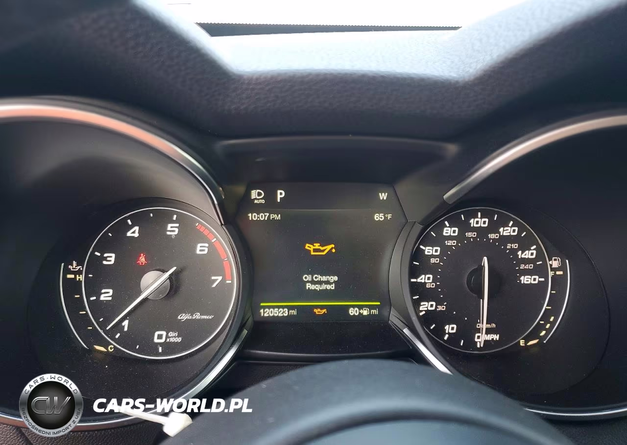 2018 Alfa Romeo Stelvio Sport VIN:ZASFAKPN0J7B69357 - 9