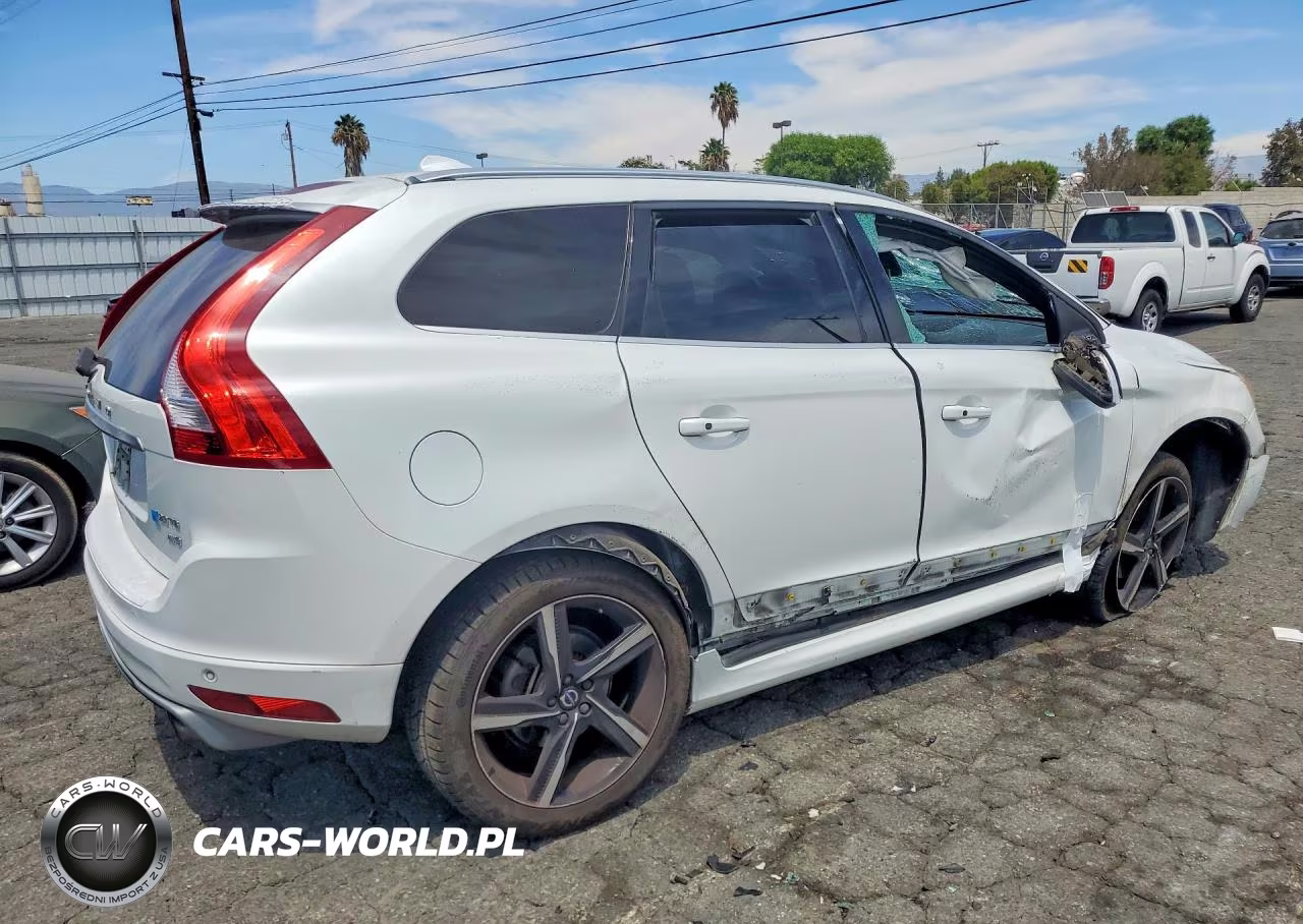 2016 Volvo Xc60 T6 R-Design Platinum VIN:YV4902RS0G2822669 - 3