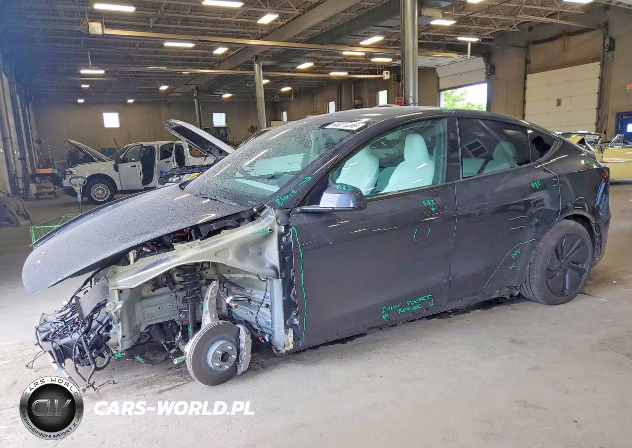 2026 Tesla Model Y VIN:7SAYGDED7TF601108 - 1