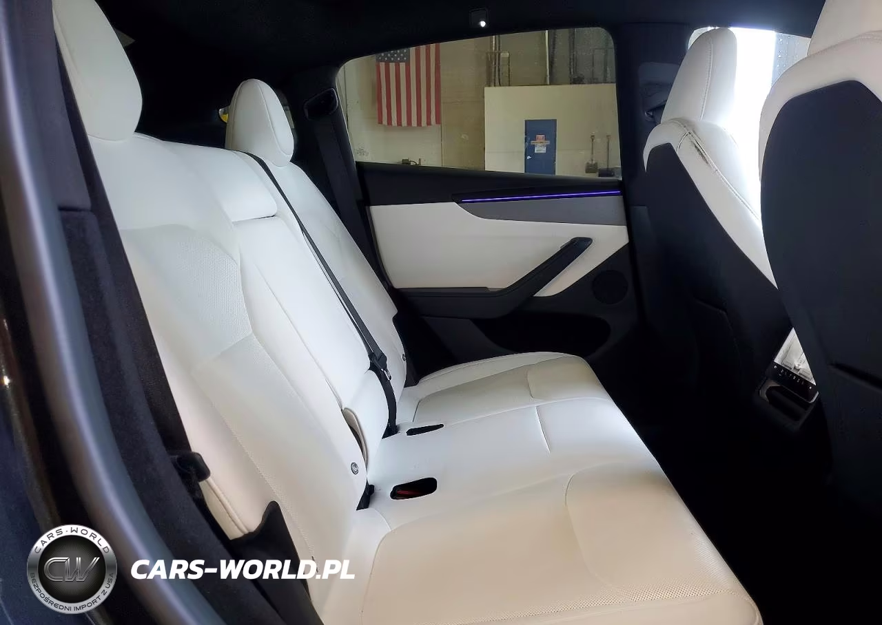 2026 Tesla Model Y VIN:7SAYGDED7TF601108 - 11
