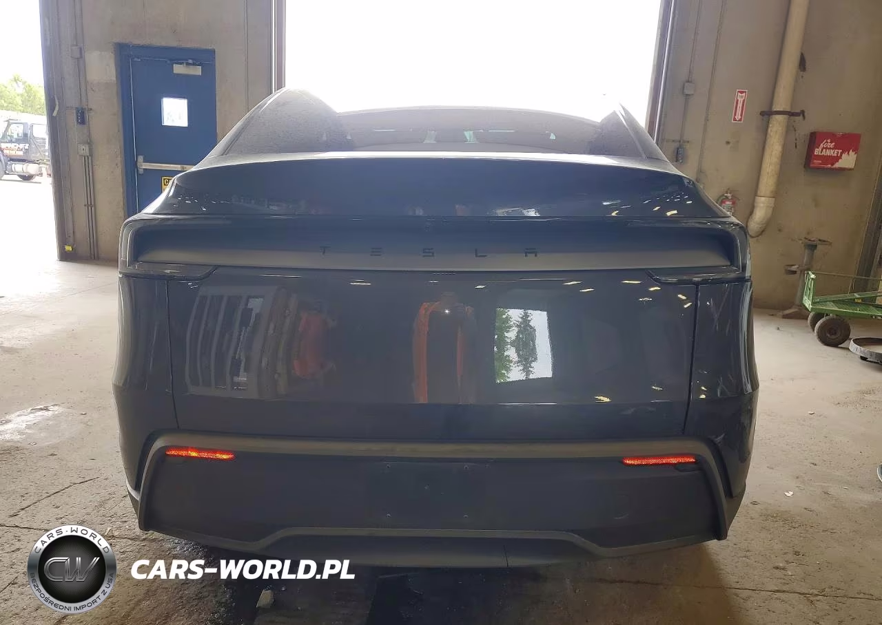 2026 Tesla Model Y VIN:7SAYGDED7TF601108 - 6