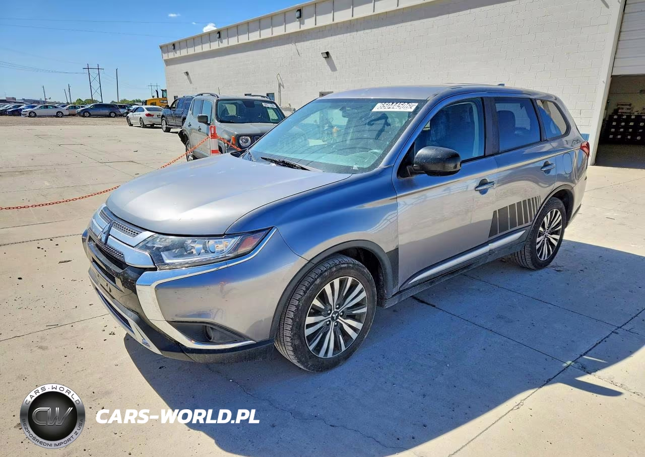 2020 Mitsubishi Outlander Es – zdjęcie 1 z 12