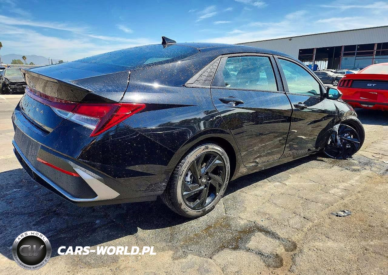 2026 Hyundai Elantra Sel Sport VIN:KMHLM4DG2TU225108 - 3