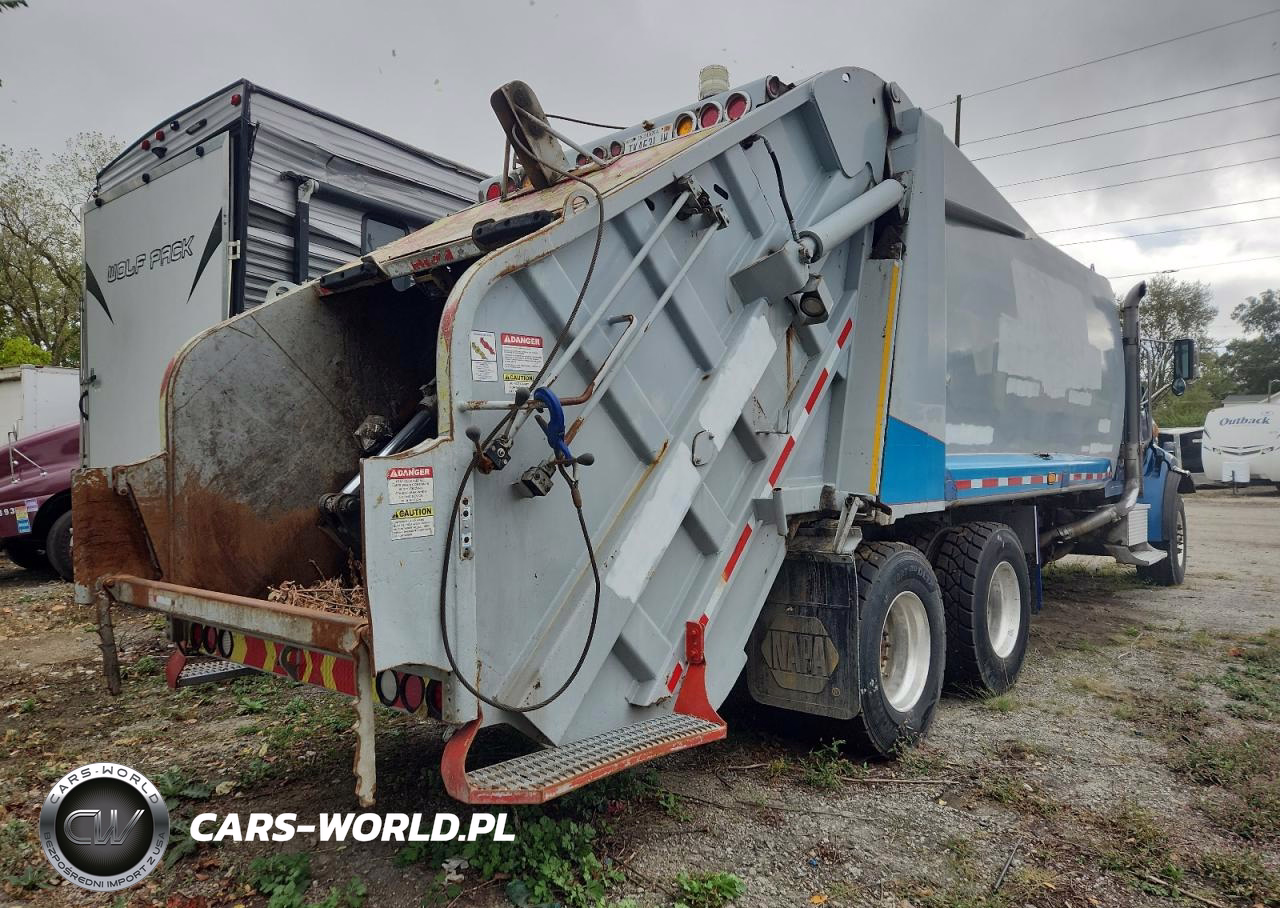 2007 Sterling 8500 Refuse Truck VIN:2FZHAWDC87AX12605 - 4