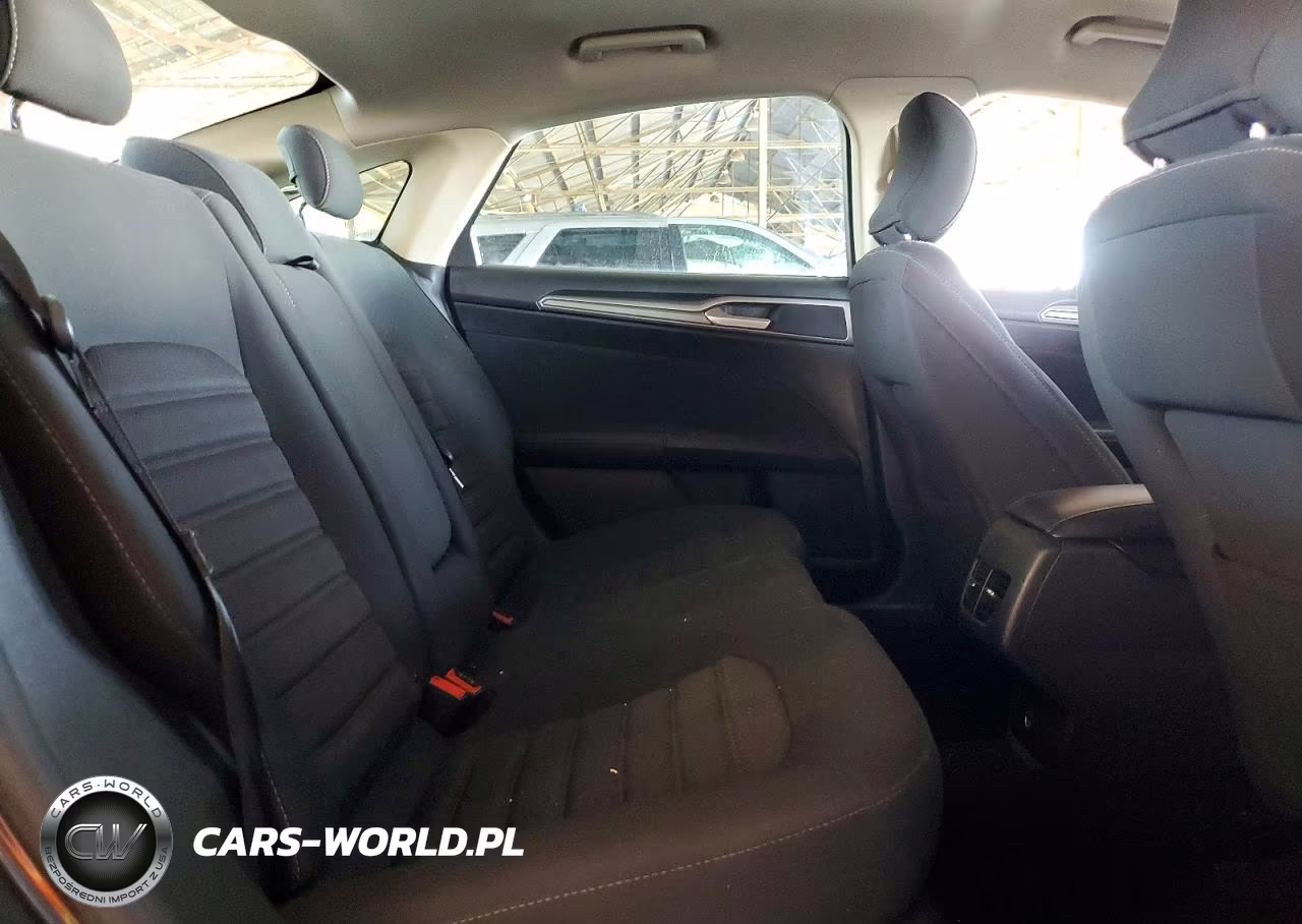 2019 Ford Fusion Se VIN:3FA6P0HD9KR135371 - 10