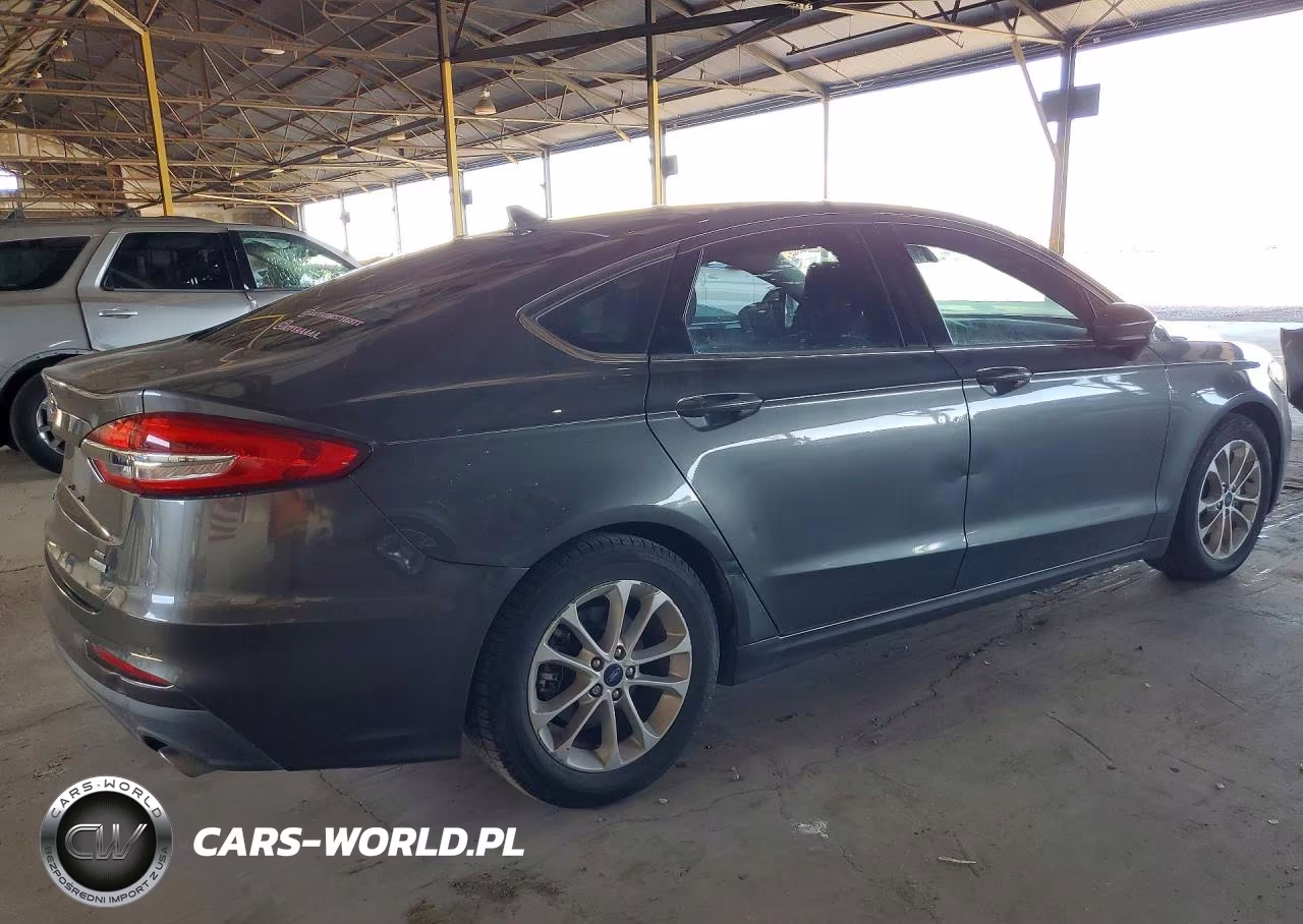 2019 Ford Fusion Se VIN:3FA6P0HD9KR135371 - 3