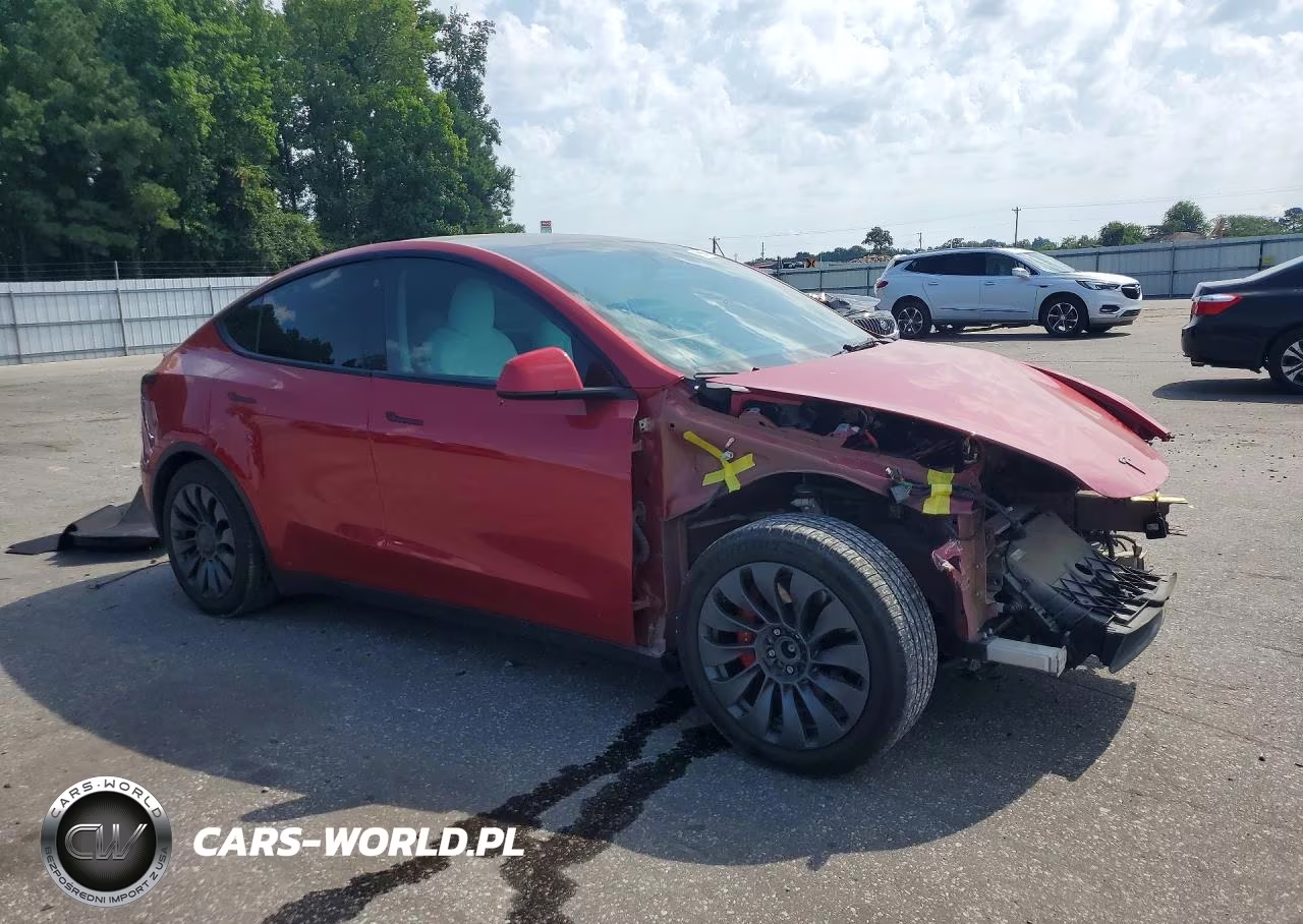 2022 Tesla Model Y VIN:7SAYGDEF6NF393842 - 4