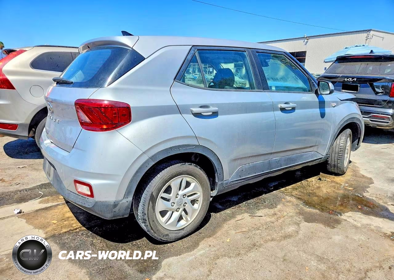 2021 Hyundai Venue Se VIN:KMHRB8A33MU068182 - 3
