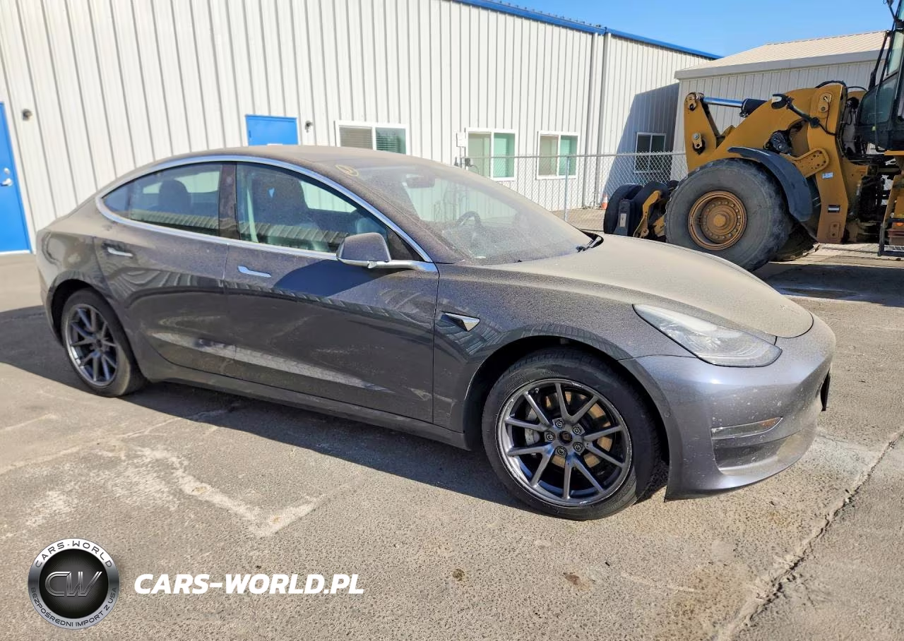 2018 Tesla Model 3 VIN:5YJ3E1EB2JF089927 - 4