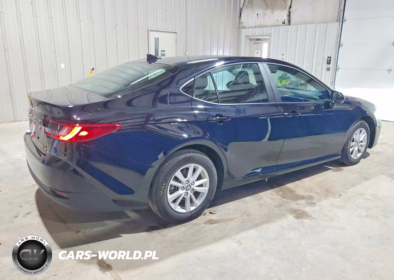 2026 Toyota Camry Le VIN:4T1DAACK0TU661036 - 3