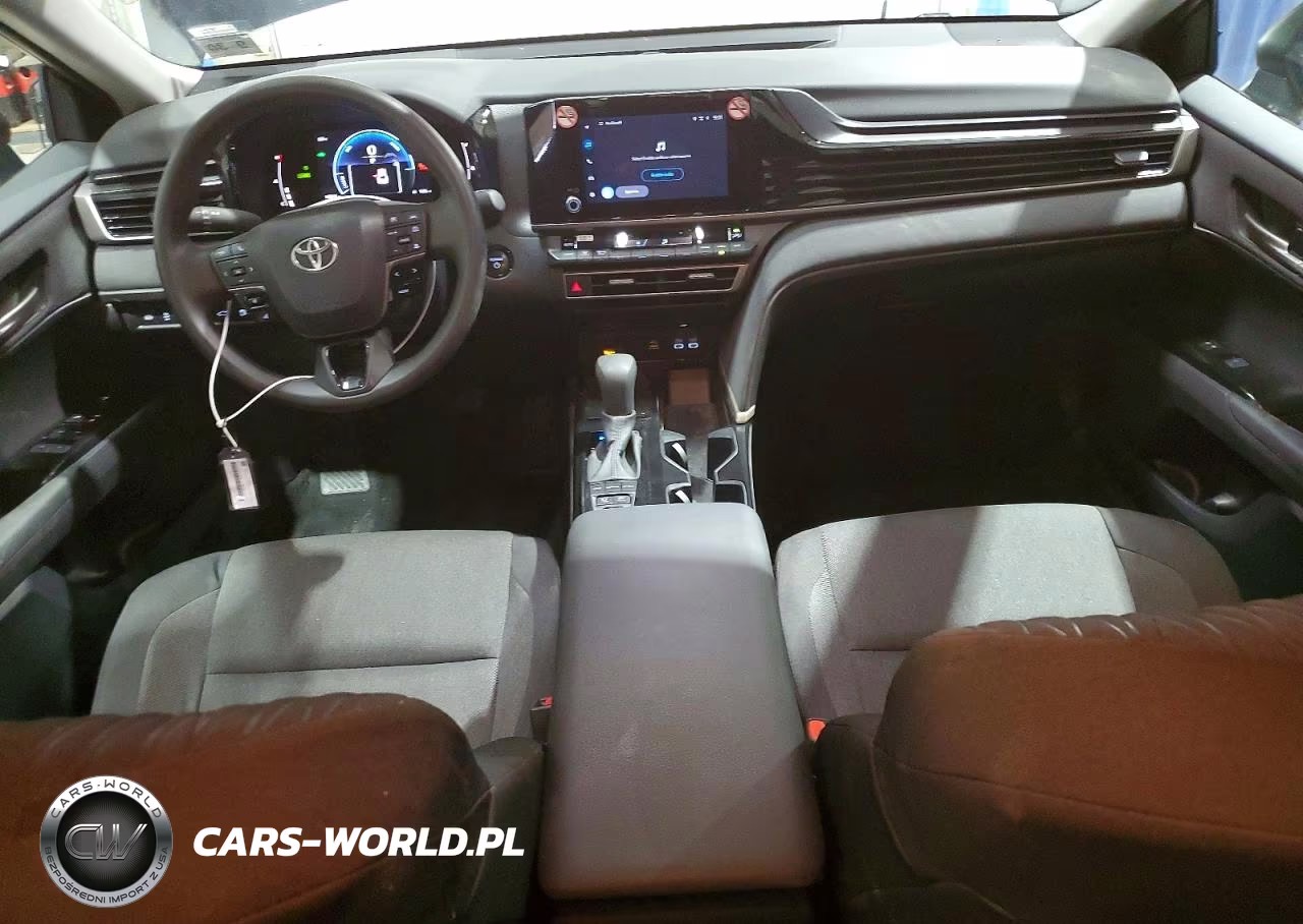 2026 Toyota Camry Le VIN:4T1DAACK0TU661036 - 8