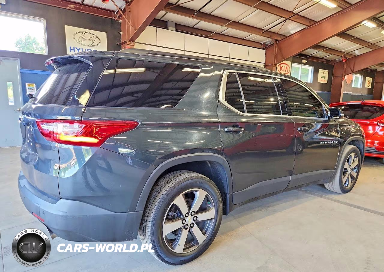 2019 Chevrolet Traverse Lt VIN:1GNEVHKW5KJ145949 - 3