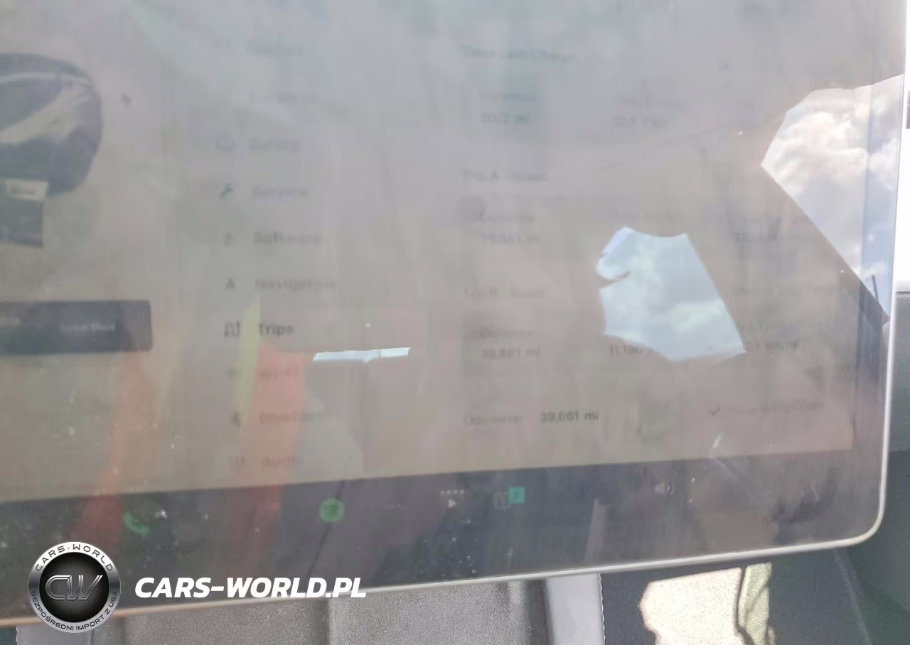 2022 Tesla Model 3 VIN:5YJ3E1EB9NF335636 - 9