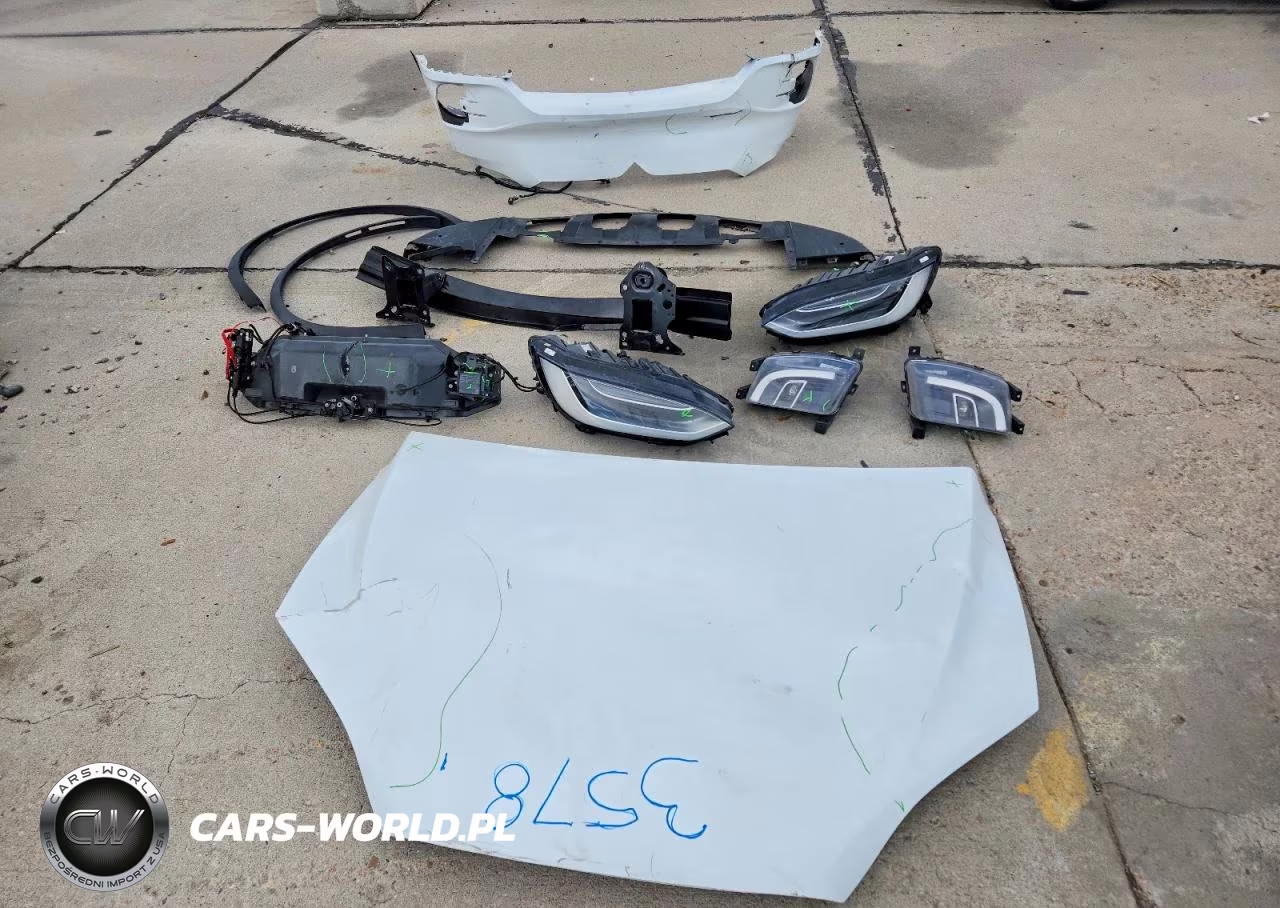 2018 Tesla Model X VIN:5YJXCDE21JF112039 - 13