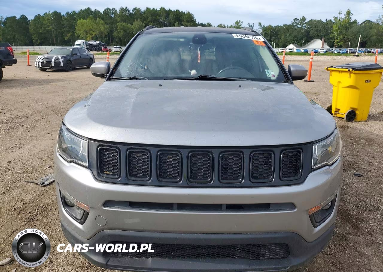 2018 Jeep Compass Latitude VIN:3C4NJCBB0JT318322 - 5