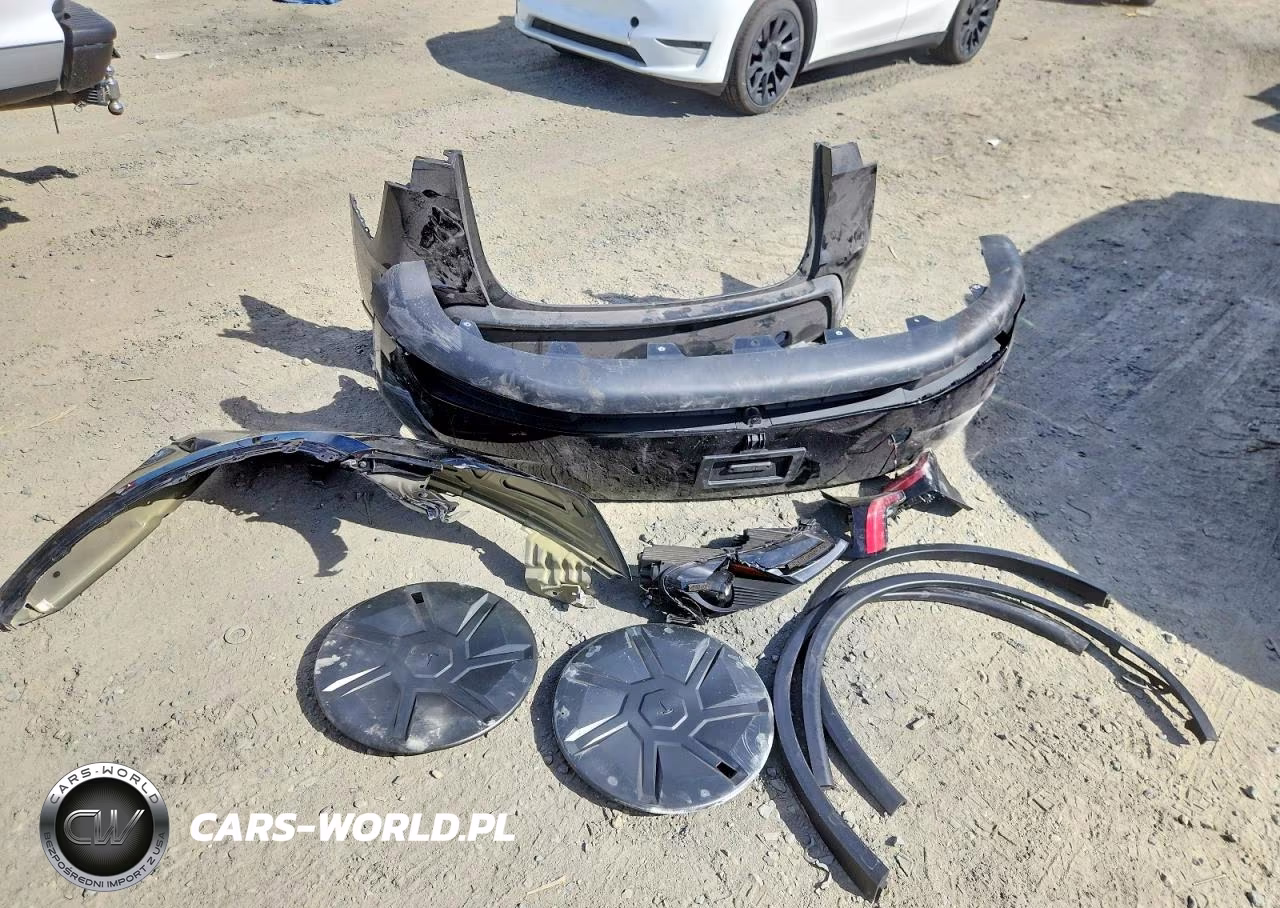 2026 Tesla Model Y VIN:7SAYGDED5TA602917 - 13