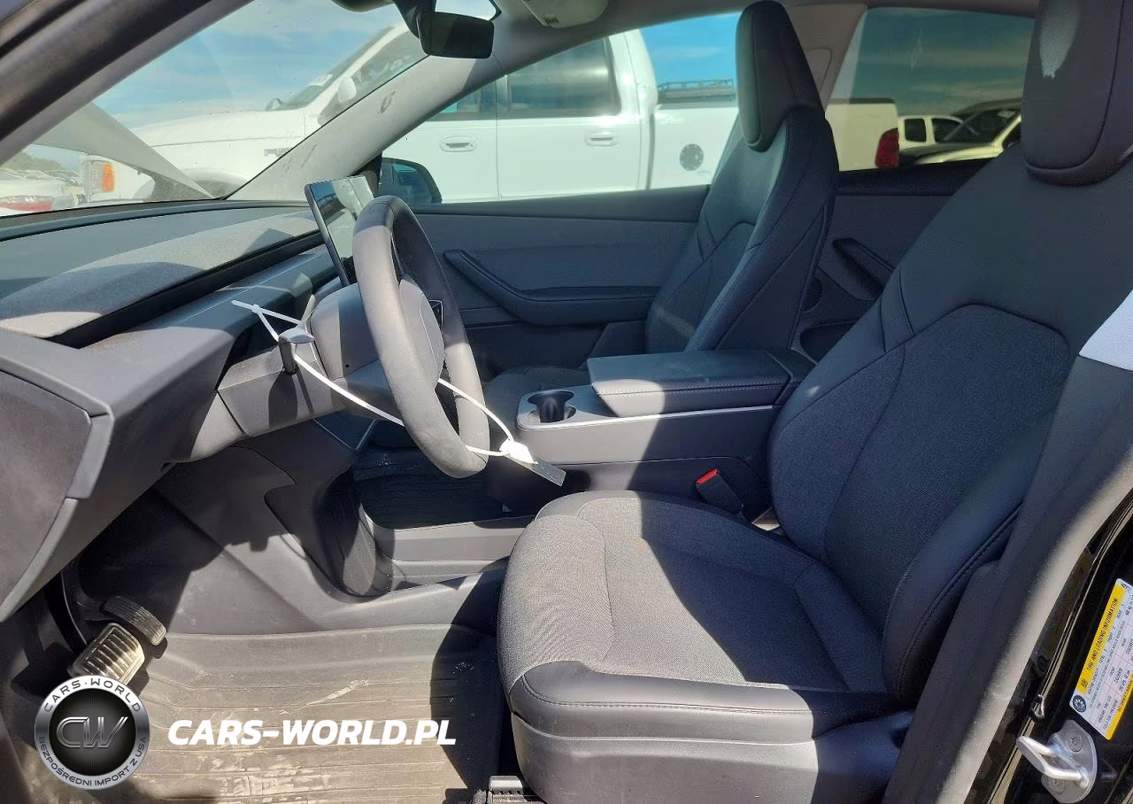 2026 Tesla Model Y VIN:7SAYGDED5TA602917 - 7