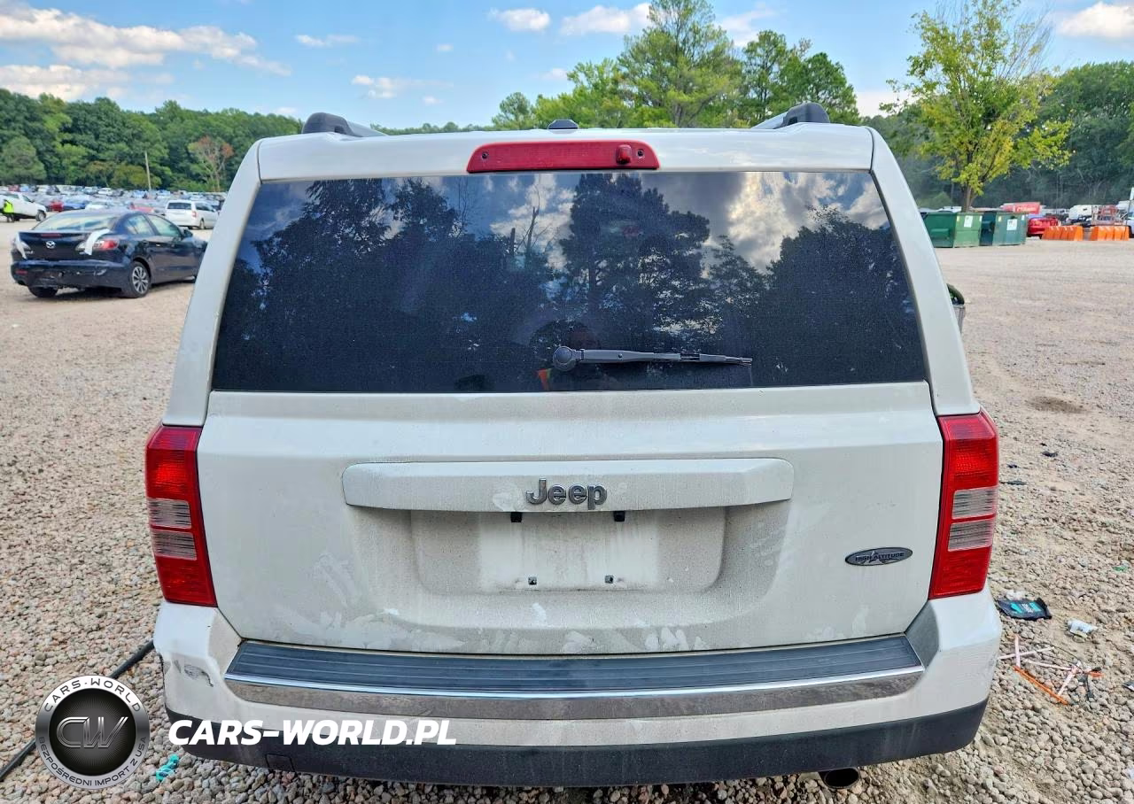 2016 Jeep Patriot Latitude VIN:1C4NJPFA5GD621197 - 6