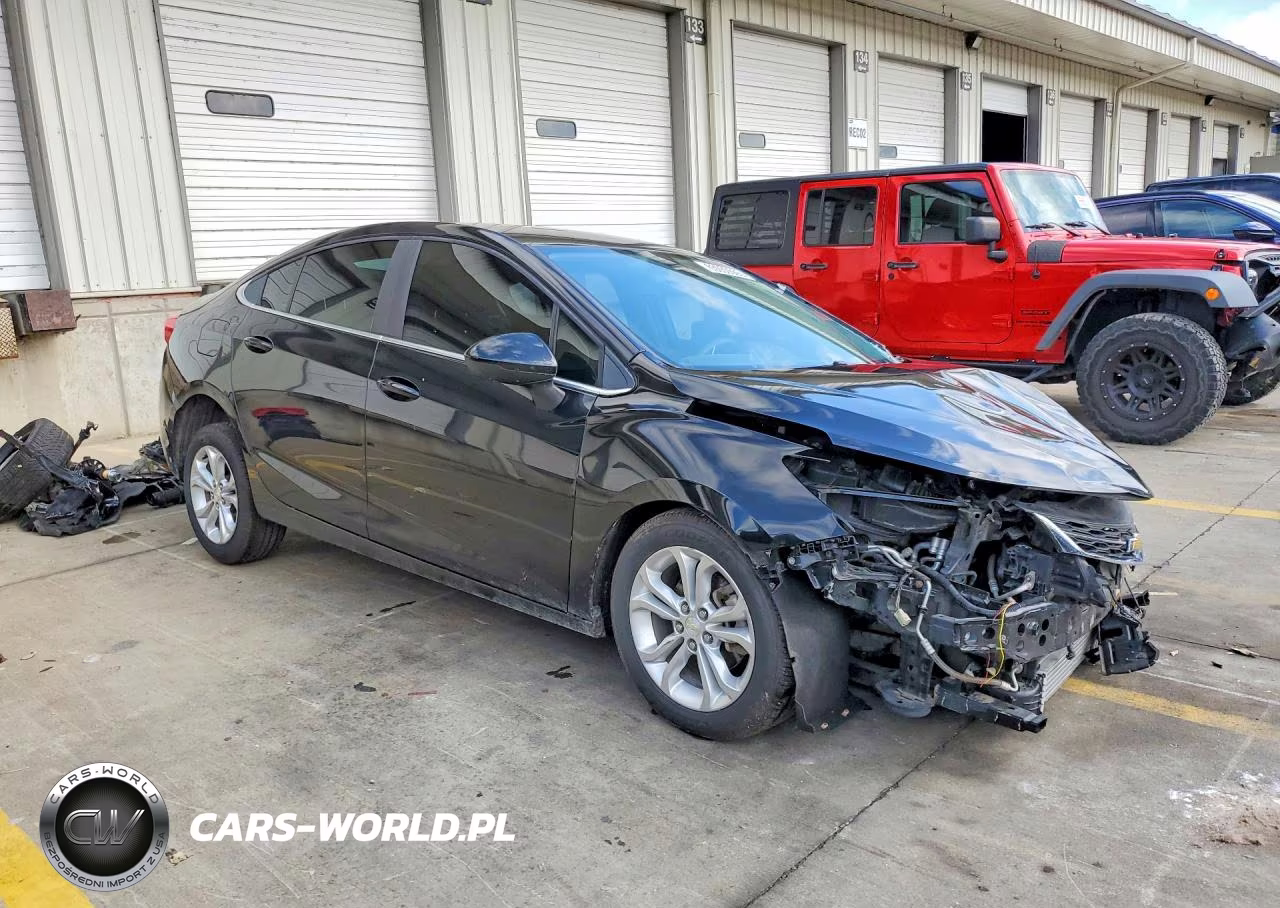 2019 Chevrolet Cruze Lt VIN:1G1BE5SMXK7145749 - 4