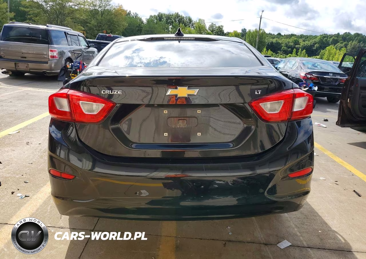 2019 Chevrolet Cruze Lt VIN:1G1BE5SMXK7145749 - 6