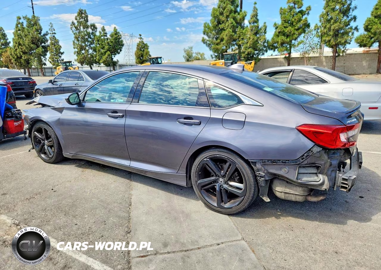 2018 Honda Accord Sport VIN:1HGCV1F3XJA135246 - 2