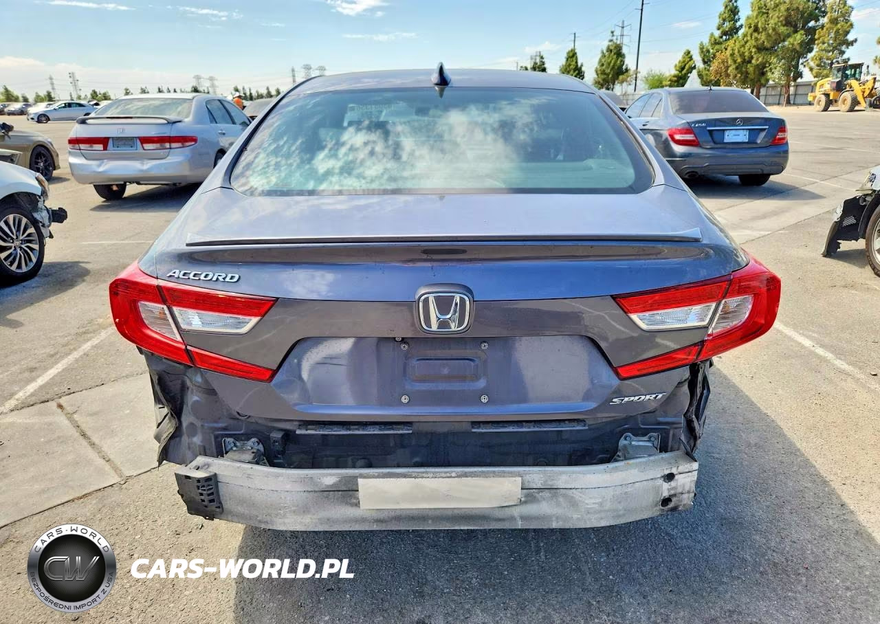 2018 Honda Accord Sport VIN:1HGCV1F3XJA135246 - 6