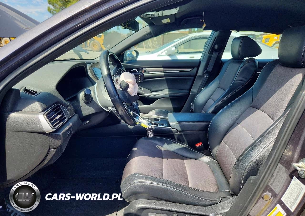 2018 Honda Accord Sport VIN:1HGCV1F3XJA135246 - 7