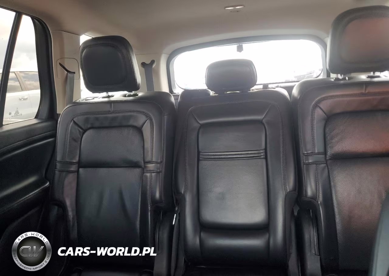 2020 Lincoln Aviator Reserve VIN:5LM5J7XC1LGL13123 - 10