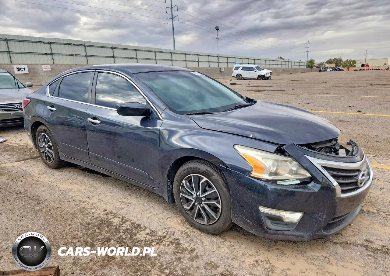 2015 Nissan Altima 2.5 S VIN:1N4AL3AP5FN880333 - 4