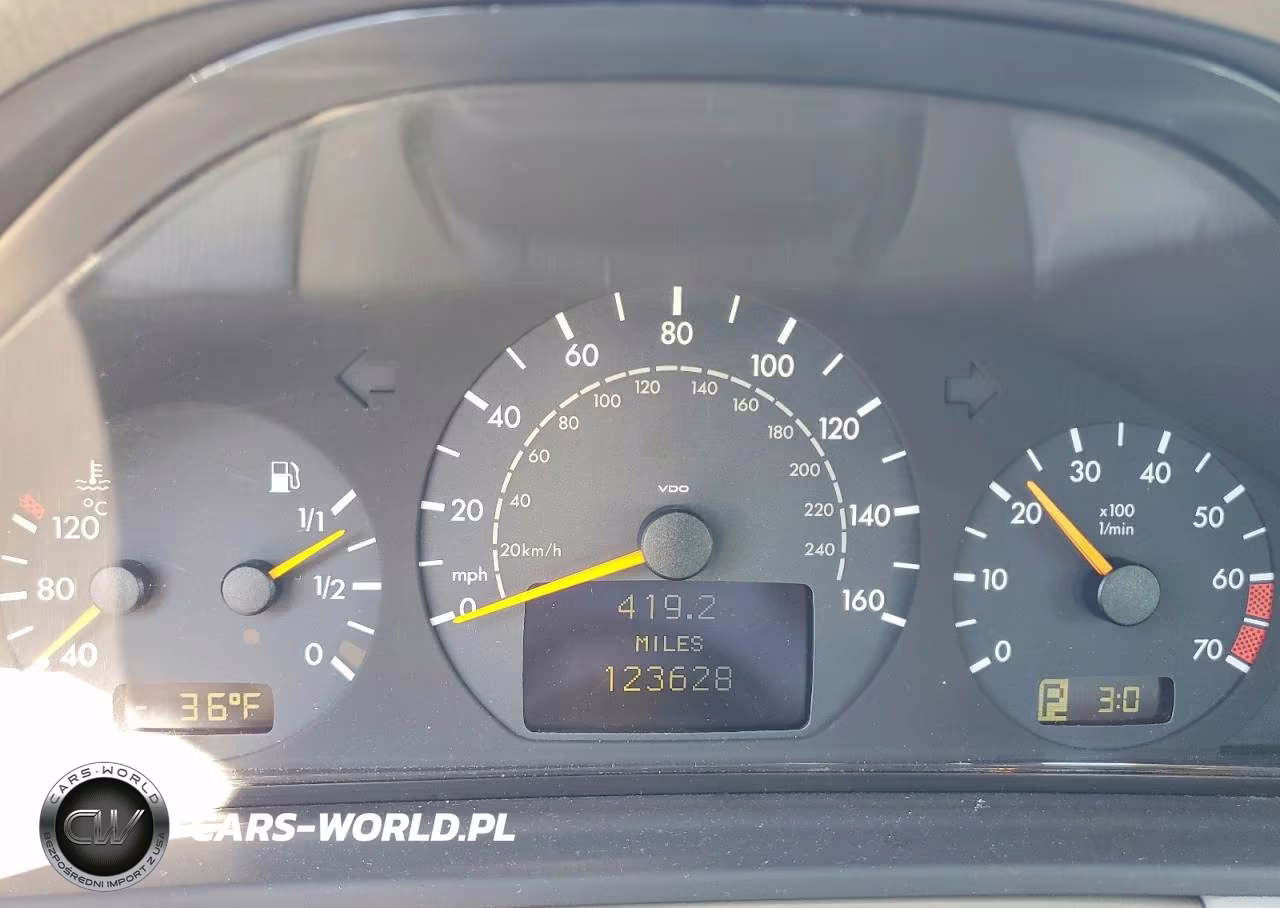 2001 Mercedes-Benz E 430 VIN:WDBJF83J01X061328 - 9