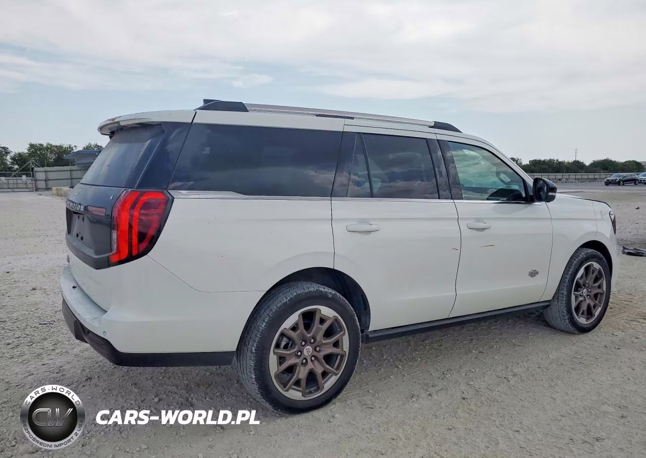2026 Ford Expedition King Ranch VIN:1FMJU1P82TEA01924 - 3