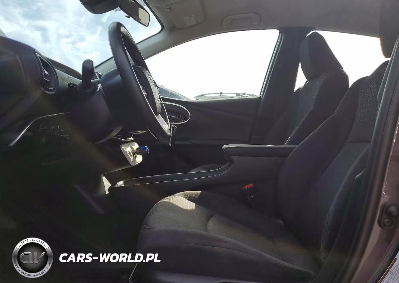 2018 Toyota Prius Two VIN:JTDKBRFU1J3582675 - 7