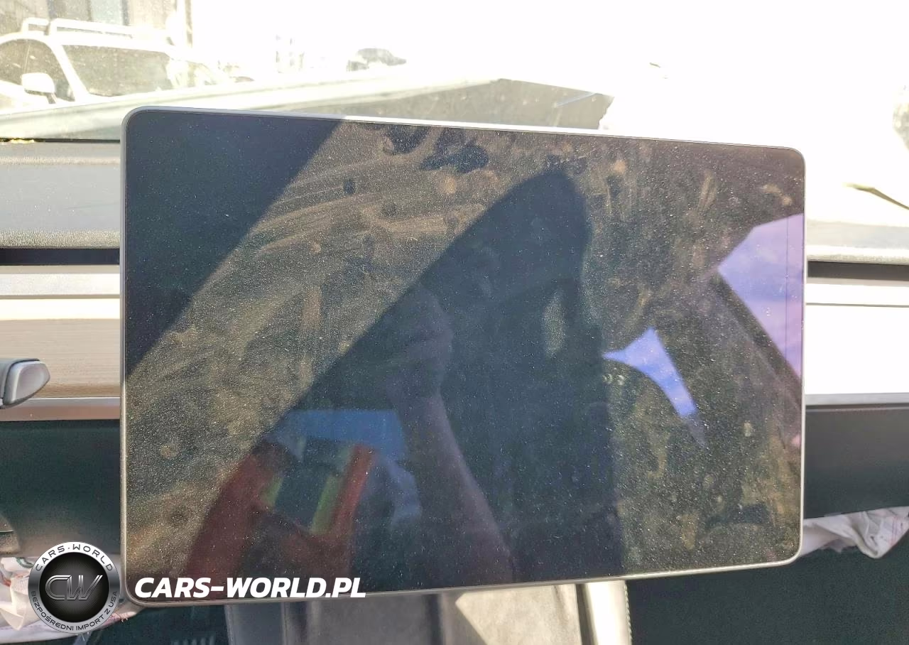 2021 Tesla Model Y VIN:5YJYGDEE6MF262526 - 9